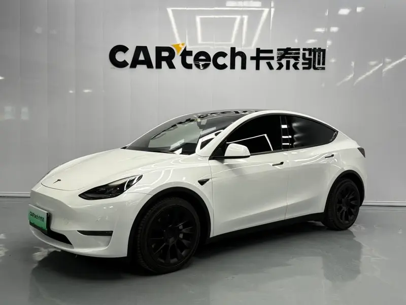 Tesla Model Y, 2021
