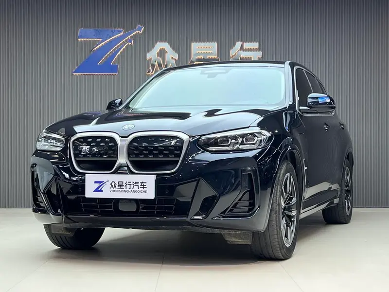 BMW iX3, 2023