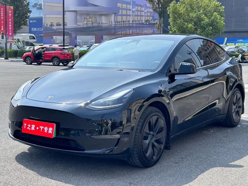 Tesla Model Y, 2023