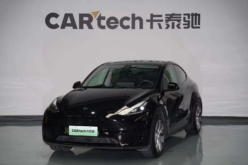 Tesla Model Y, 2022