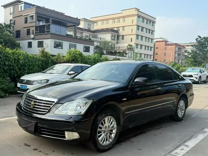 Toyota Crown, 2005