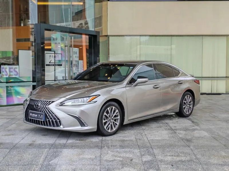 Lexus ES, 2022