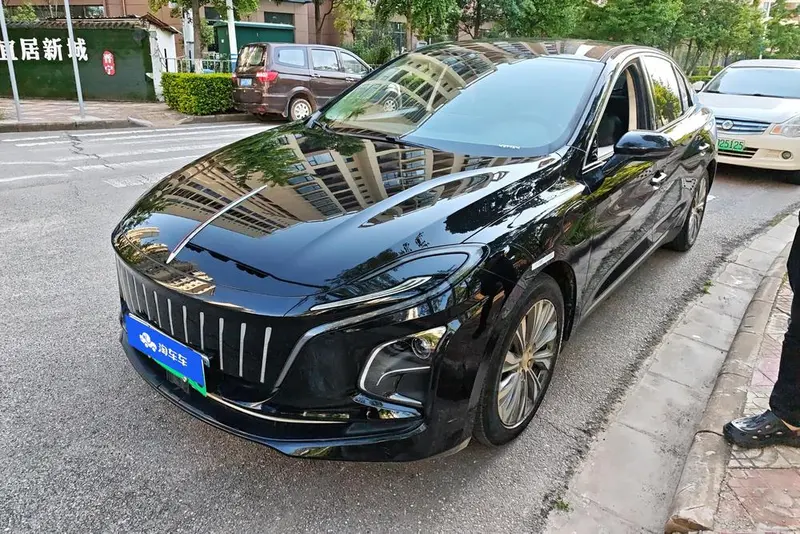 Hongqi E-QM5, 2024