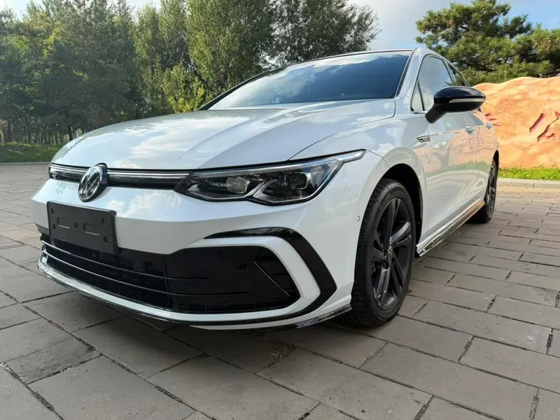 Volkswagen Golf, 2023