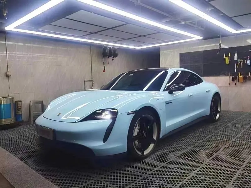 Porsche Taycan, 2020