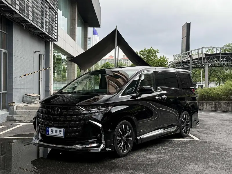 Toyota Alphard, 2023