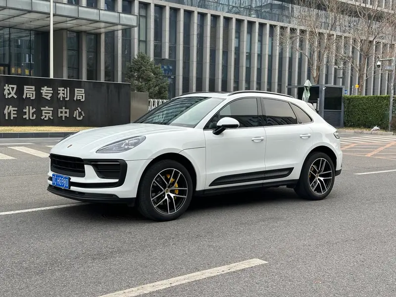 Porsche Macan, 2022