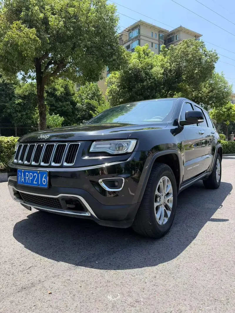 Jeep Grand Cherokee (Import), 2015