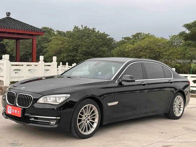 BMW 7-Series, 2013