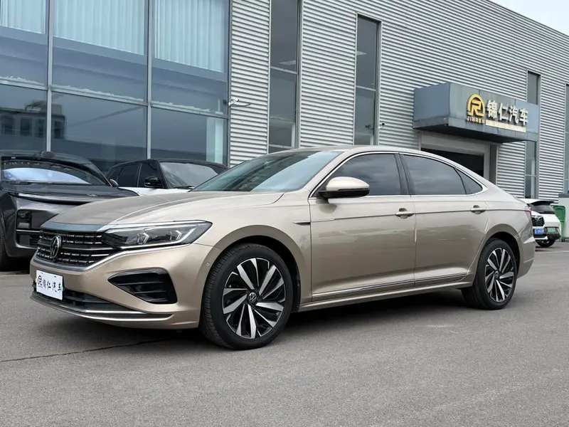 Volkswagen Passat, 2022