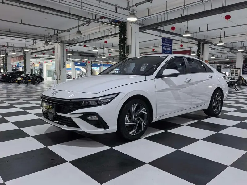 Hyundai Elantra, 2023
