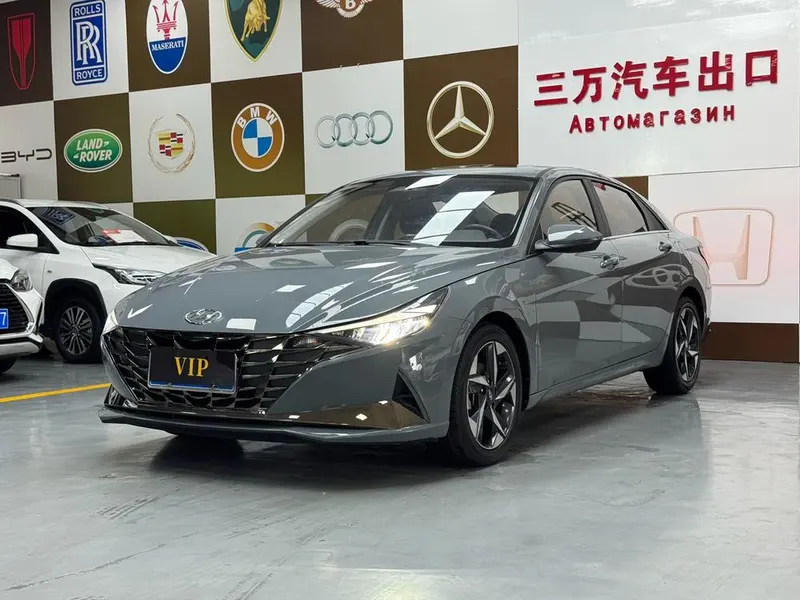 Hyundai Elantra, 2022