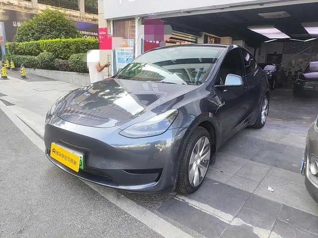 Tesla Model Y, 2022
