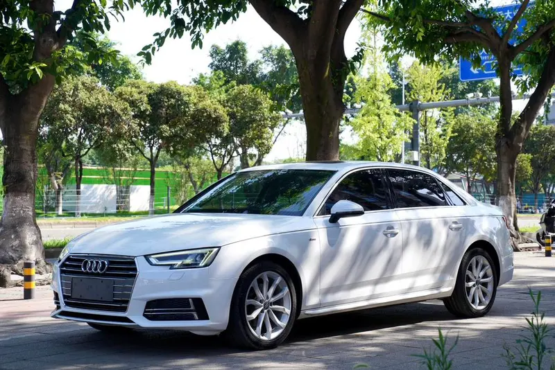 Audi A4L, 2018