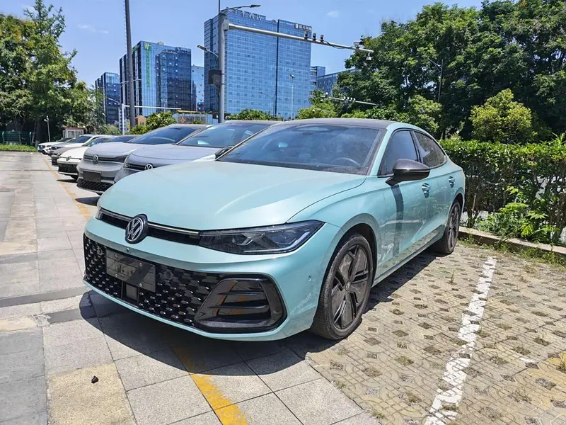 Volkswagen Passat, 2025