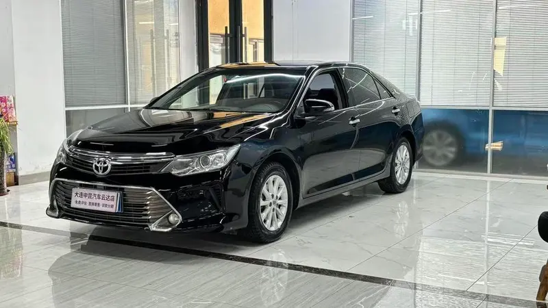 Toyota Camry, 2016