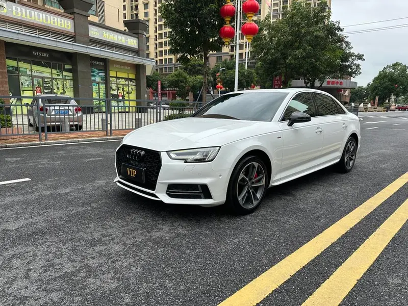 Audi A4L, 2018