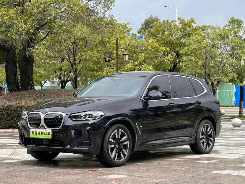 BMW iX3, 2023