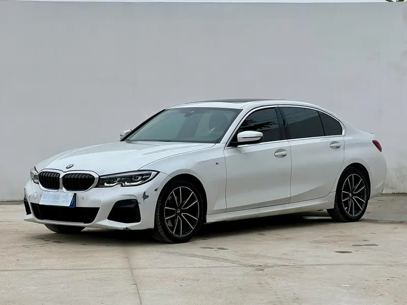 BMW 3-Series, 2022