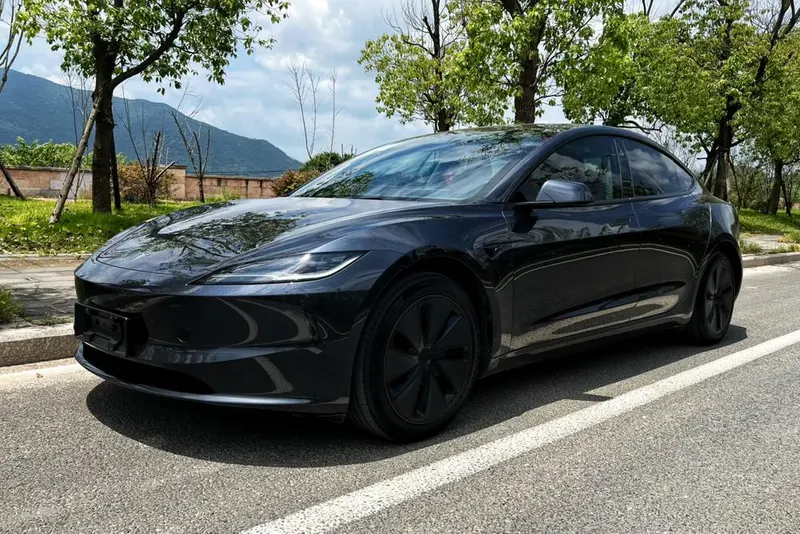 Tesla Model 3, 2023