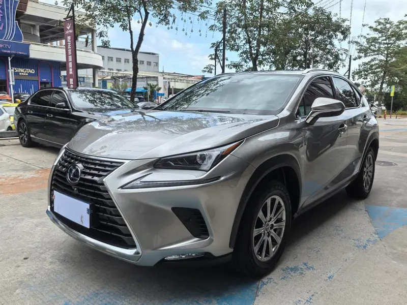 Lexus NX, 2020