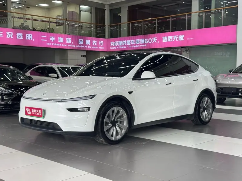 Tesla Model Y, 2026