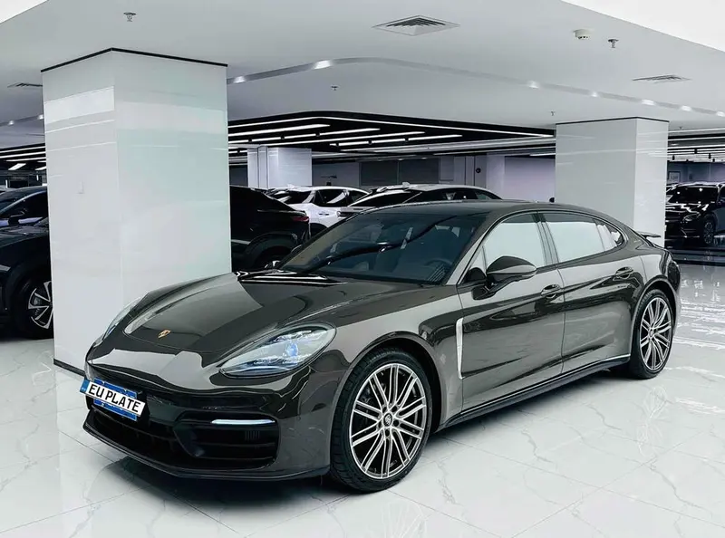 Porsche Panamera, 2022