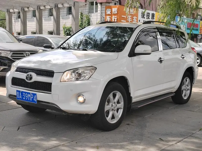 Toyota RAV4, 2011