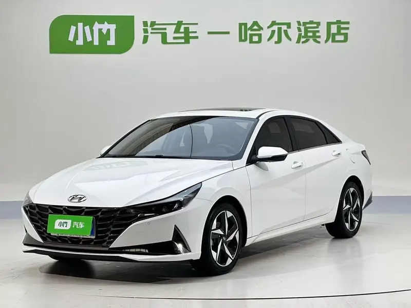 Hyundai Elantra, 2022