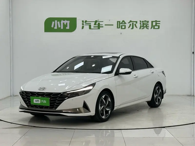 Hyundai Elantra, 2022