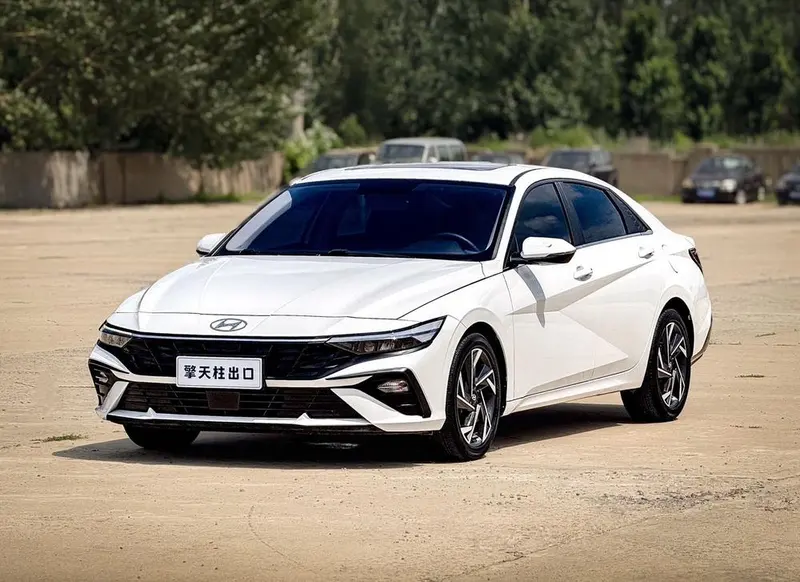 Hyundai Elantra, 2023