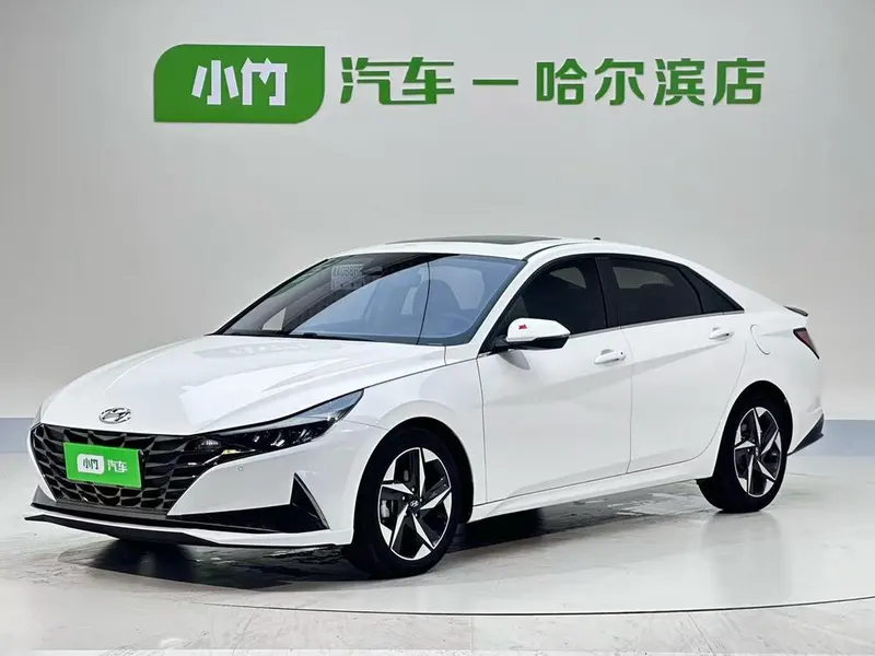 Hyundai Elantra, 2022