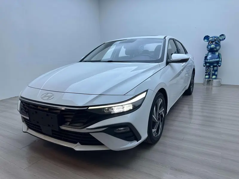 Hyundai Elantra, 2023