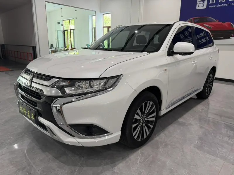 Mitsubishi Outlander, 2021