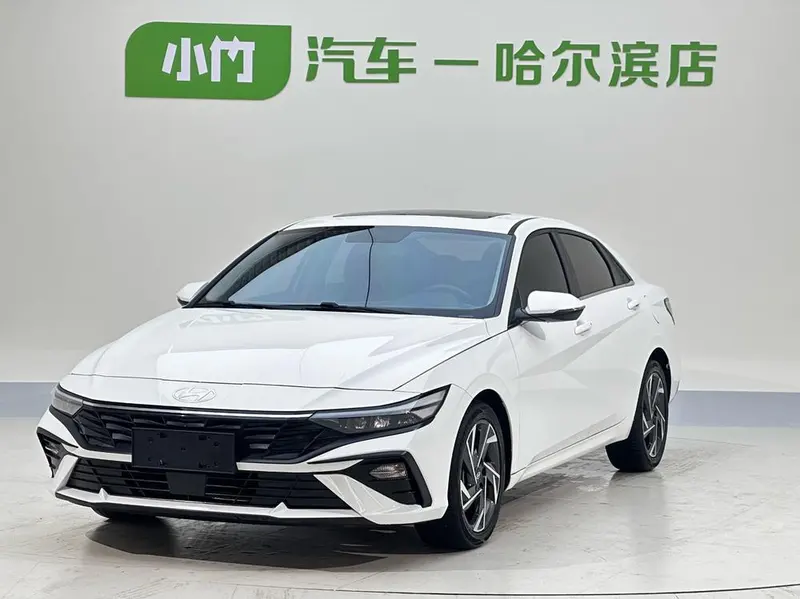 Hyundai Elantra, 2023