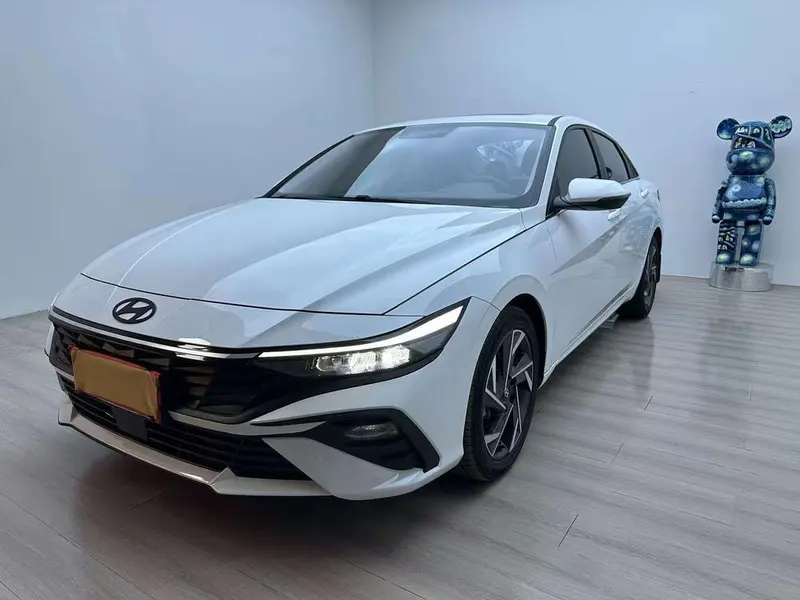 Hyundai Elantra, 2023