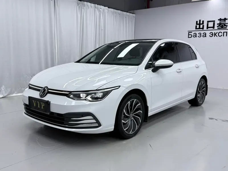 Volkswagen Golf, 2023
