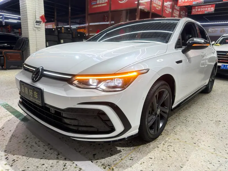 Volkswagen Golf, 2023