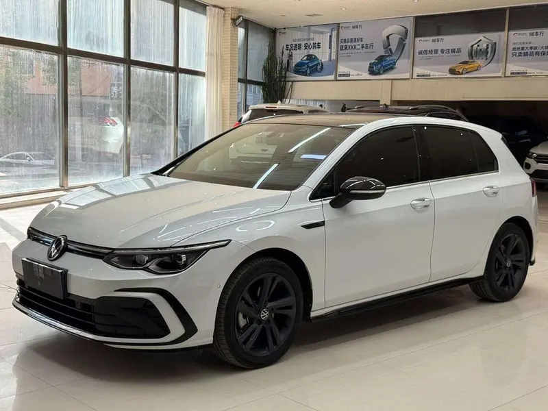 Volkswagen Golf, 2023