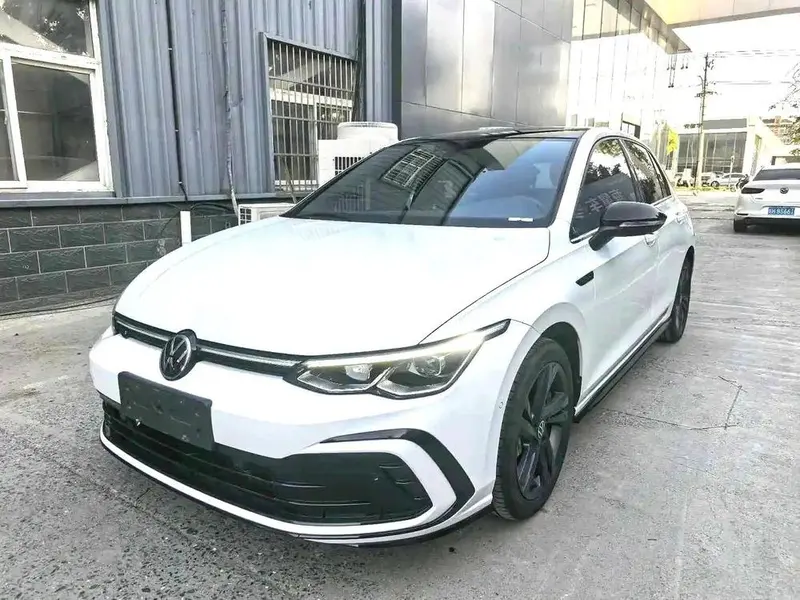 Volkswagen Golf, 2023