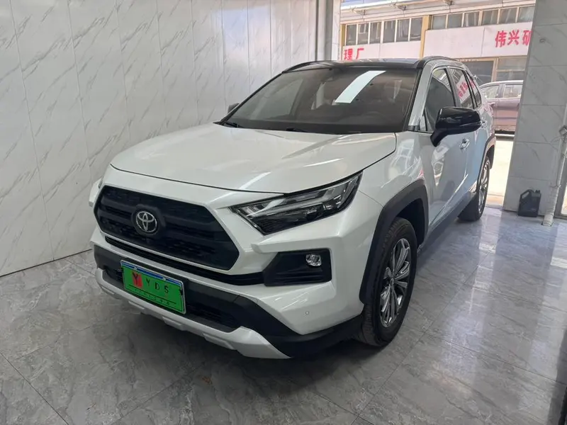 Toyota RAV4, 2023
