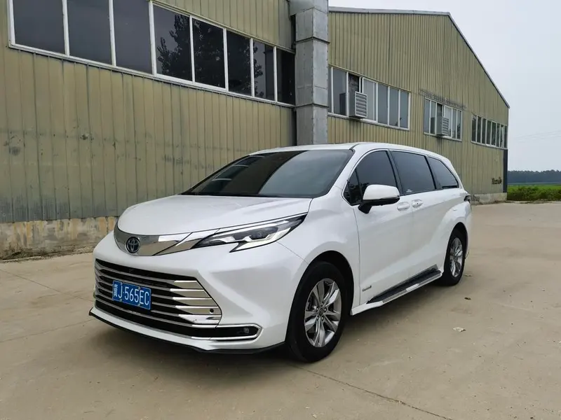 Toyota Sienna, 2023