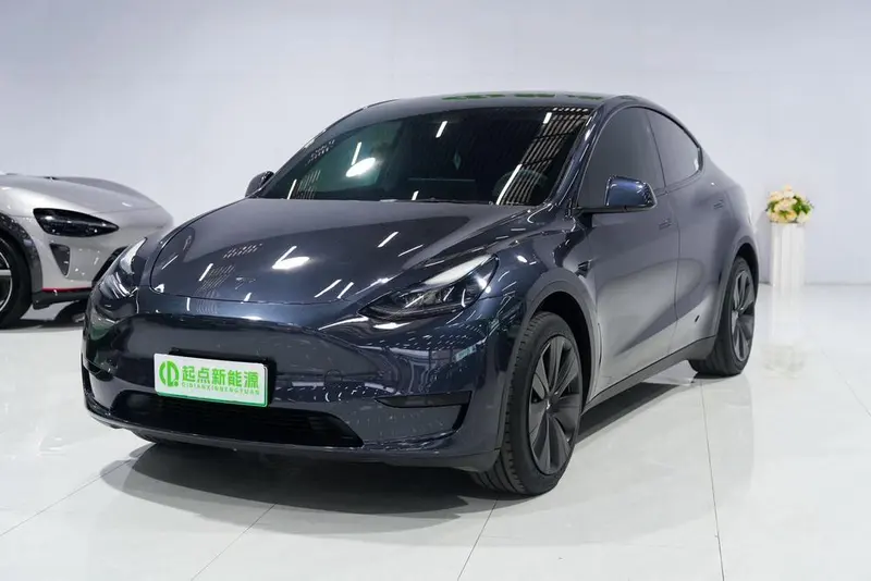 Tesla Model Y, 2024