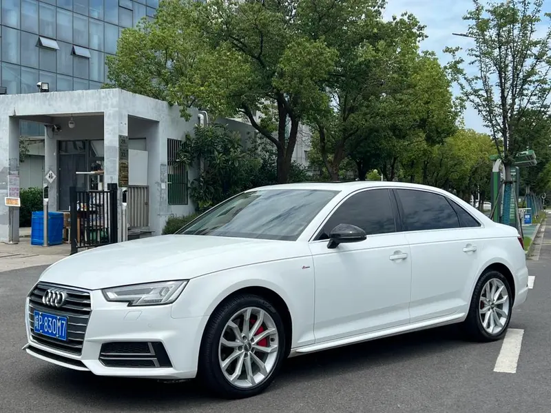 Audi A4L, 2018