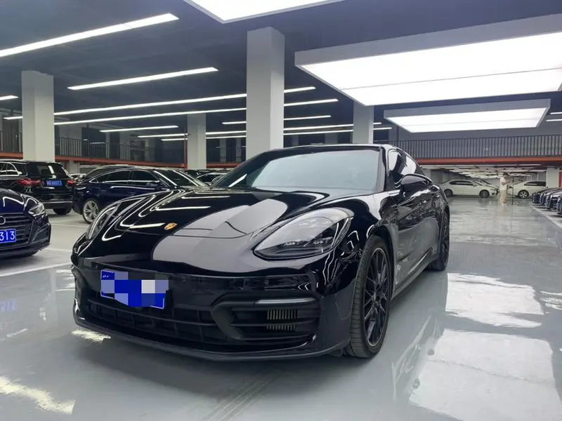 Porsche Panamera, 2023