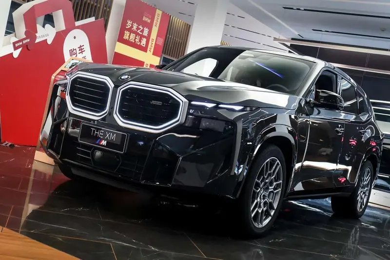 BMW XM, 2023