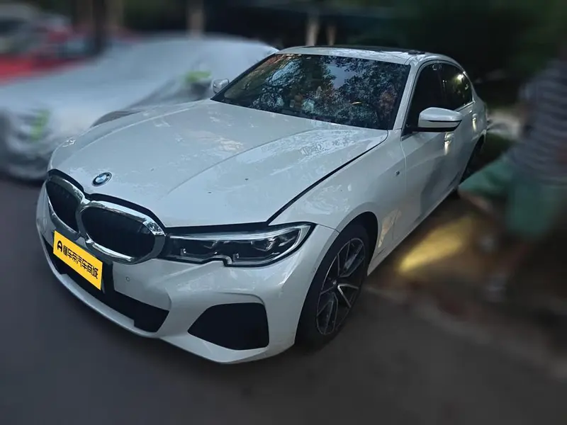 BMW 3-Series, 2022
