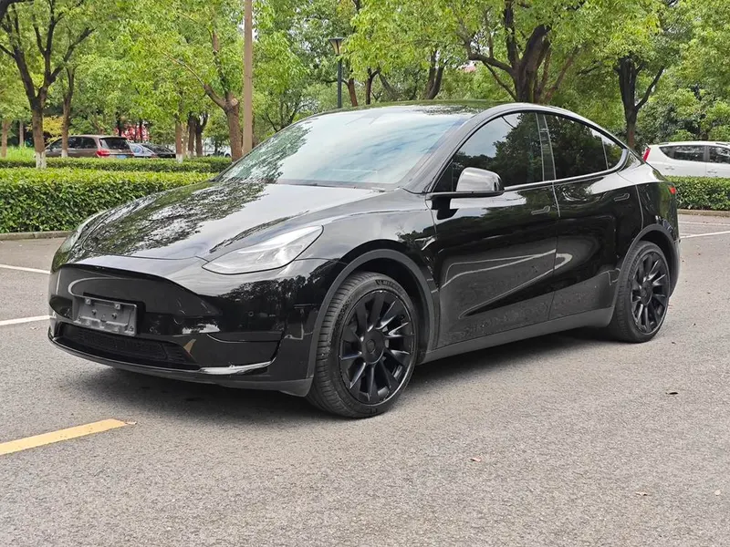 Tesla Model Y, 2022