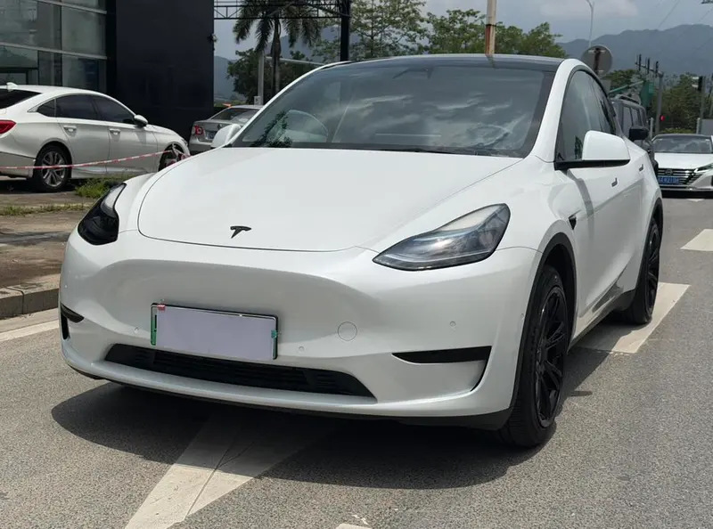 Tesla Model Y, 2022