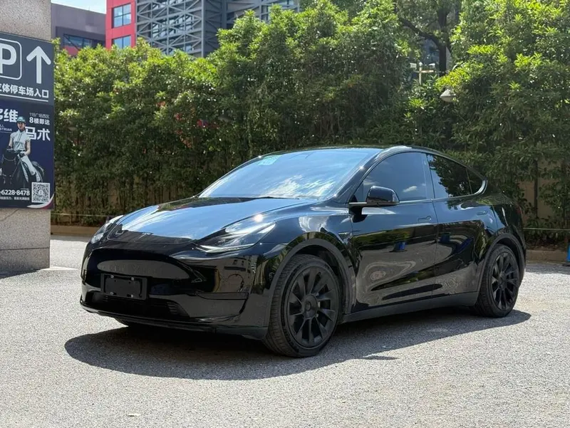 Tesla Model Y, 2022